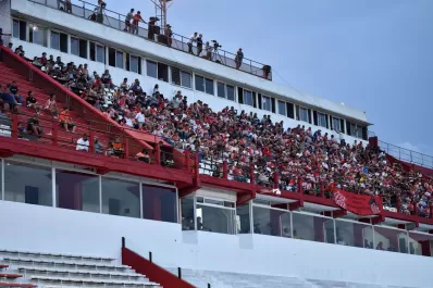 Dimes y diretes: San Martín, el aforo y el cruce entre un intendente y un senador