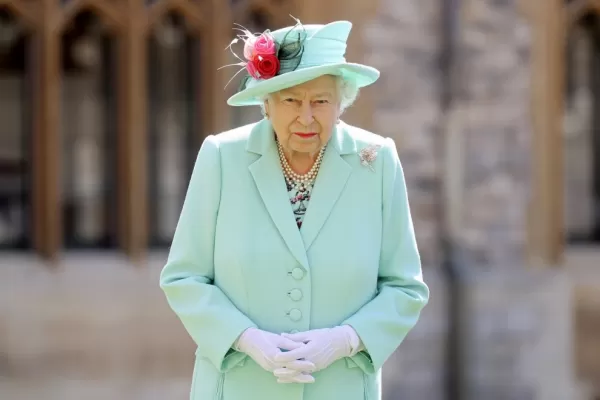 Isabel II tiene coronavirus