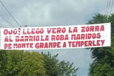 Un pasacalles anuncia la presencia de la robamaridos en Temperley