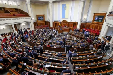 Ucrania aprueba el estado de emergencia nacional ante posible invasión rusa