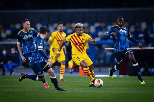 Barcelona goleó al Napoli en el estadio Diego Maradona