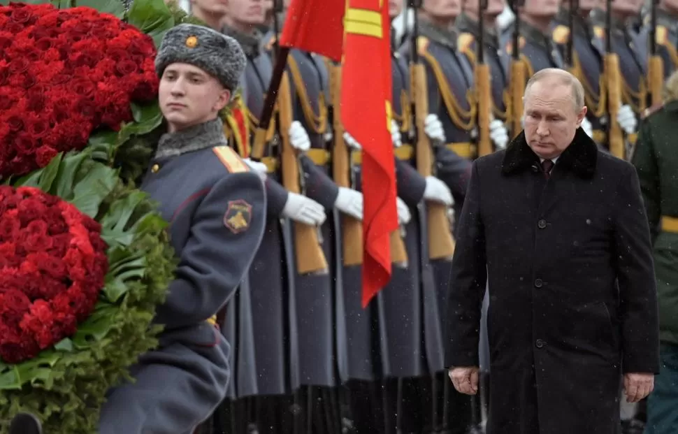 CEREMONIA. En el día del Defensor de la Patria, el presidente Putin participa de un acto en Moscú.   