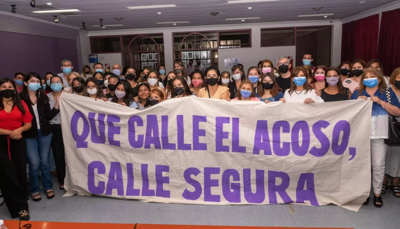 En Concepción, se realizó un conversatorio sobre acoso callejero
