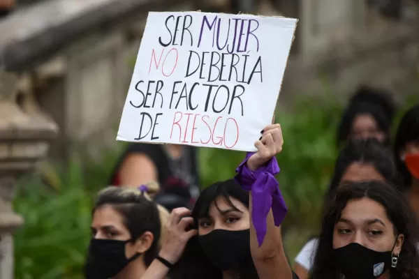 Promulgan la ley contra el acoso callejero