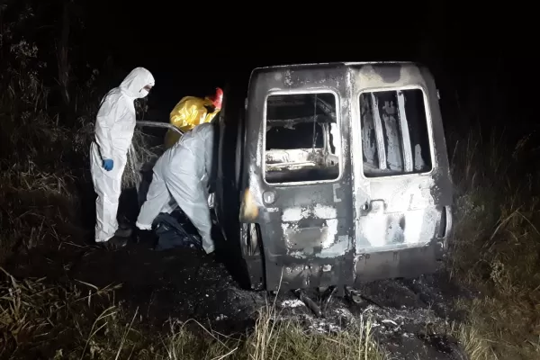Tucumán: hallan un cuerpo calcinado dentro de una camioneta y buscan identificar a la víctima