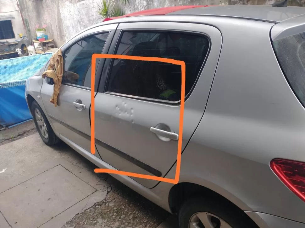 PRUEBA CLAVE. El vehículo secuestrado tiene marcas de las perdigonadas. 