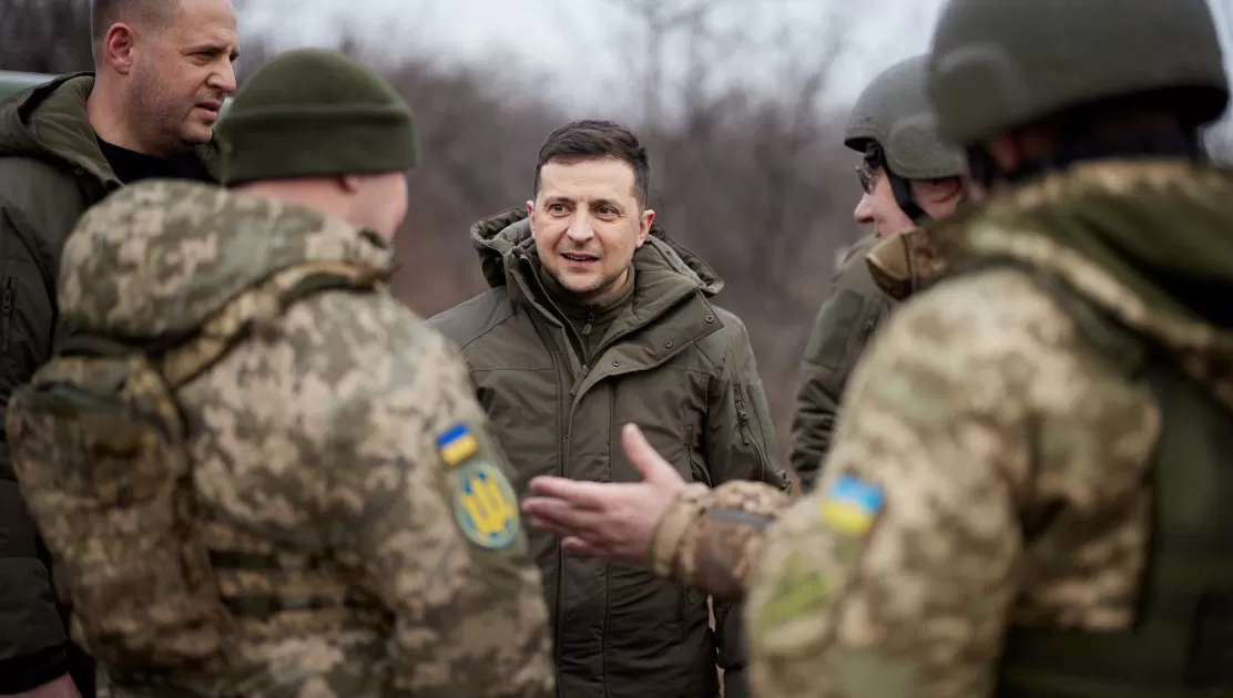 CONVOCATORIA. El presidente de Ucrania llamó a la gente a no deponer las armas y a defender Kiev.