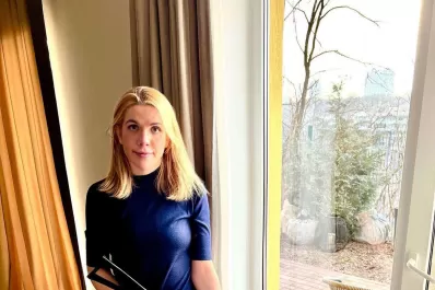 Kira Rudik, la diputada ucraniana que aprendió a usar una ametralladora para enfrentar rusos