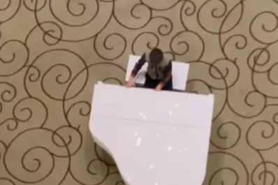 Tocó el piano mientras las tropas rusas invadían su ciudad y se volvió viral