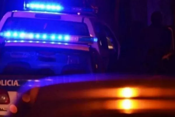 Conmoción en Rosario: asesinaron a balazos a un hombre en la puerta de su casa