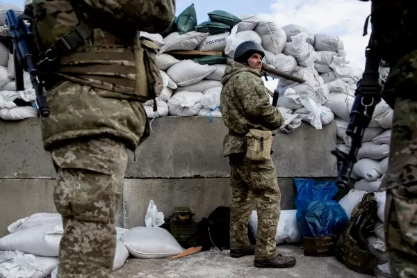Rusia toma dos ciudades al sureste de Ucrania, pese al puntapié en las conversaciones