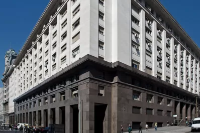 La coparticipación a las provincias creció casi un 60% en febrero