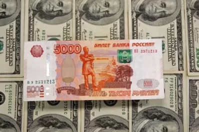 Rublo se recupera, el petróleo vuelve a situarse por encima de 100 dólares