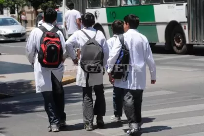 Tucumán: mañana, unos 500.000 alumnos vuelven a clases 100% presenciales
