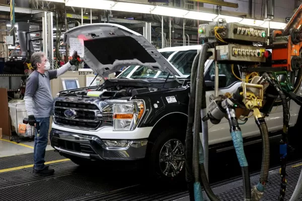 Ford cerrará sus plantas en Rusia