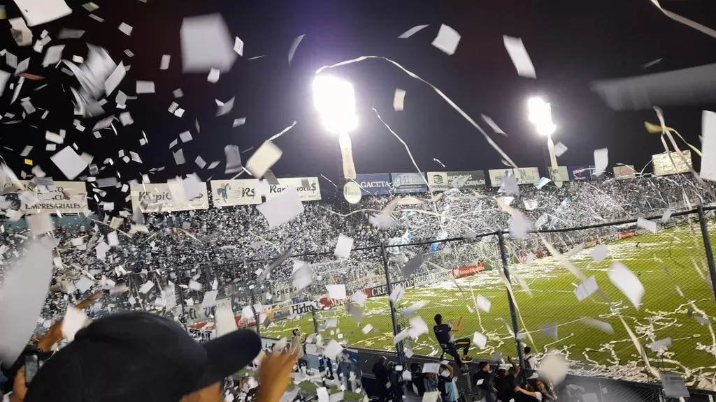La fiesta en las tribunas de Atlético Tucumán.