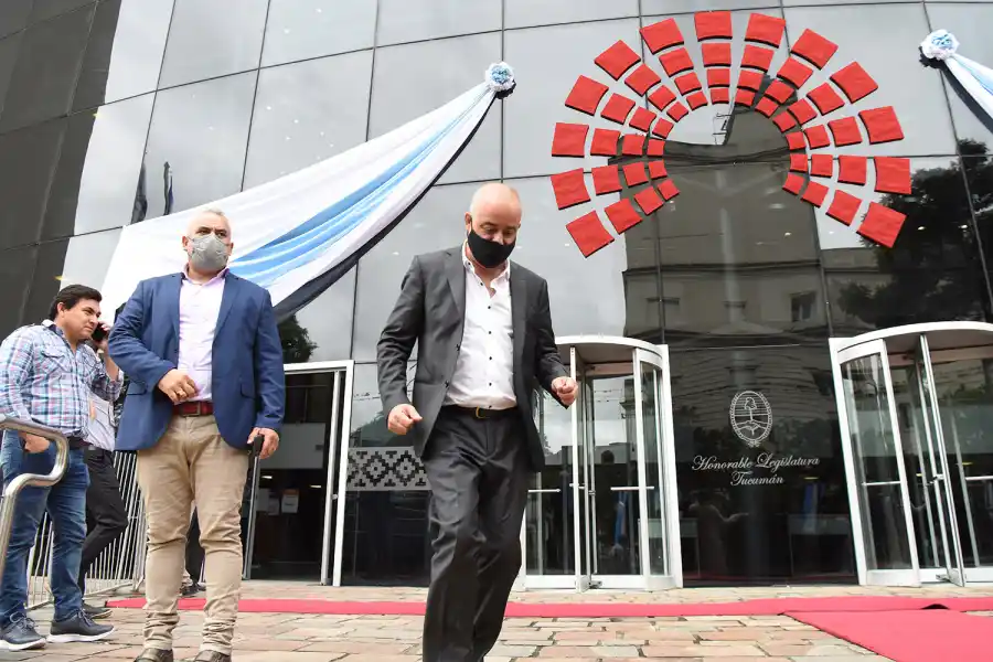 Apertura de sesiones en la Legislatura: el celular como protagonista