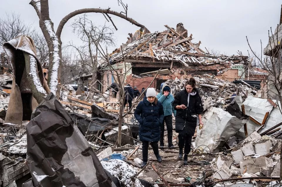 CAMINO DE ESCAPE. Los ucranianos no encuentran vías seguras para huir del conflicto. REUTERS