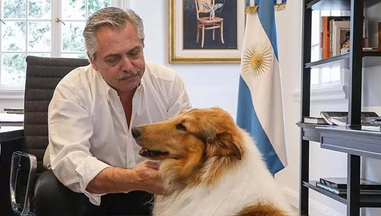 POLÉMICA. El adiestrador de Dylan, el perro del presidente, fue designado como director en el Ministerio de Seguridad. FOTO TOMADA DE: LANACIÓN.COM.AR