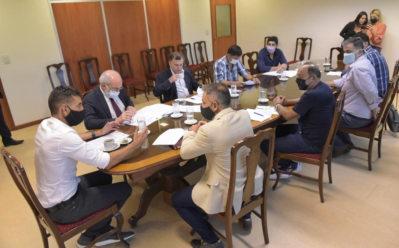 EN COMISIÓN. Los legisladores de Seguridad y Justicia se reunieron este viernes, bajo la presidencia de Vargas Aignasse. Foto: Prensa HLT