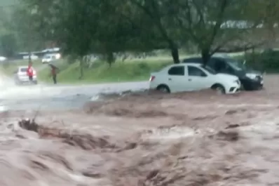 La tormenta y la crecida del río Los Sosa afectaron a los vecinos de Tafí del Valle y El Mollar