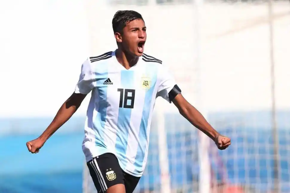 José María Herrera Ares juega en Argentinos Juniors.