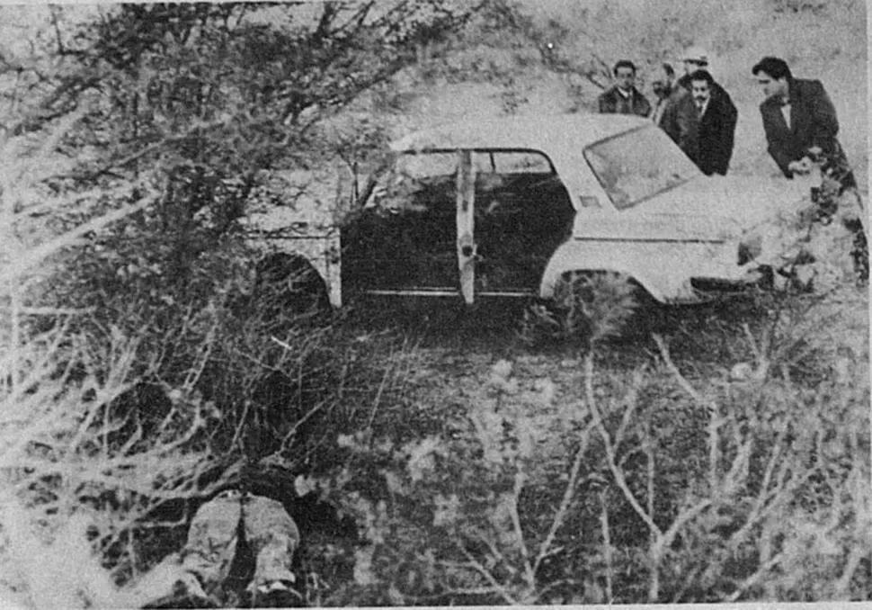 EL PRINCIPIO DEL FIN. “El Malevo” en Laguna de Robles, donde fueron asesinados a sangre fría tres supuestos asaltantes. 