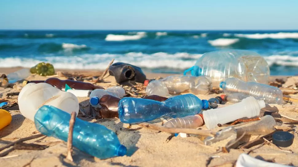 EN EL MUNDO. De las 460 millones de toneladas de plásticos producidos por año, menos del 10% se recicla. ARCHIVO LA GACETA