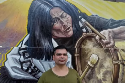 Bruno Salica: “Es lindo trabajar el mural porque las personas ven el proceso”