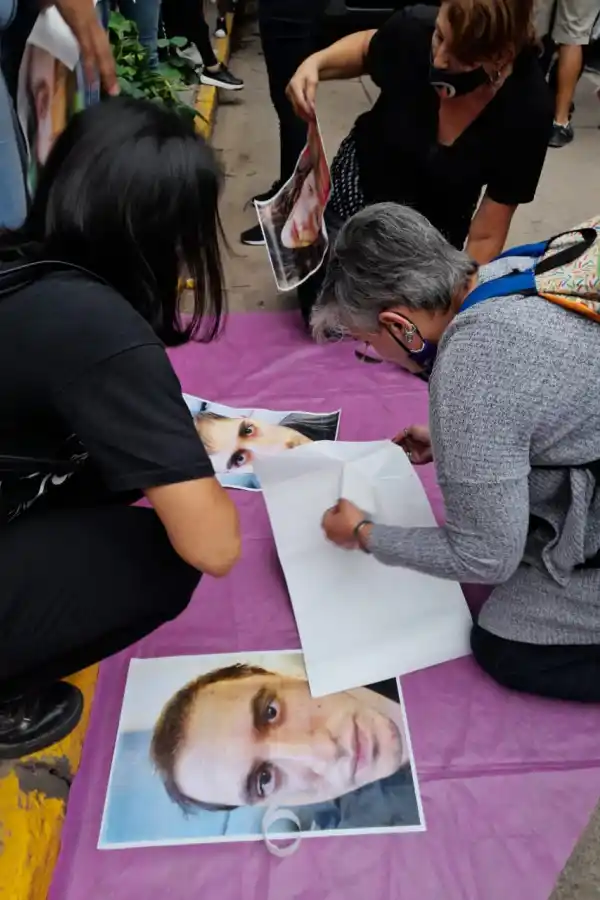 DÍA INTERNACIONAL DE LA MUJER. Con reclamos por su vida y contra las violaciones arrancó la marcha del 8M en Tucumán.