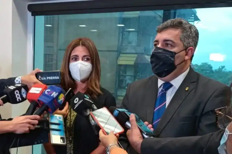 EN DIÁLOGO CON LA PRENSA. Vargas Aignasse y Ferrazzano, tras la reunión. Foto: Prensa y Difusión