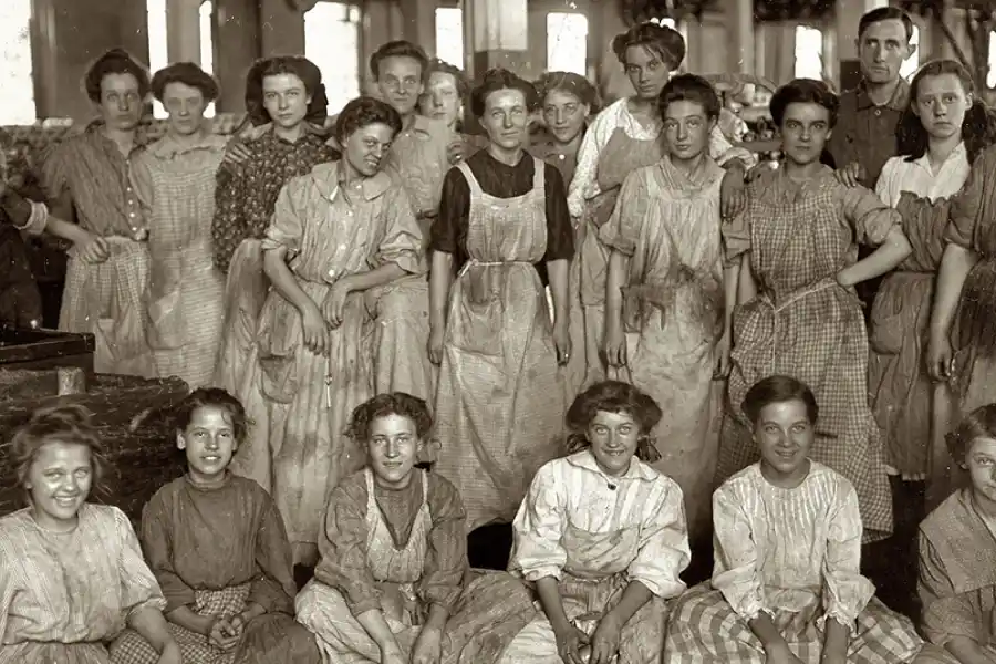 La historia detrás del Día de la Mujer 