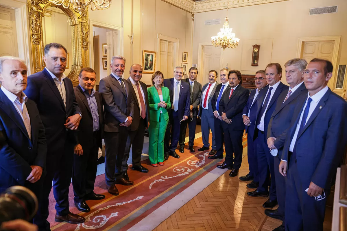 EN CASA ROSADA. El presidente Alberto Fernández recibió a los gobernadores, que reclaman el aval parlamentario al acuerdo con el FMI.