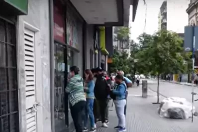 Vuelta a clases: se registraron largas filas en librerías de la capital
