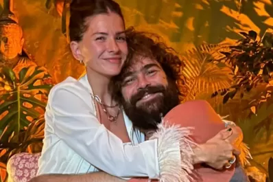 El particular look de Peter Lanzani en el cumpleaños de la China Suárez