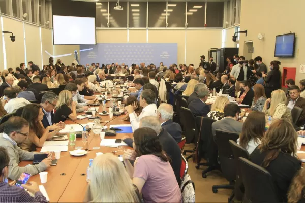 En vivo: tratan en comisión, con modificaciones, el proyecto de acuerdo con el Fondo Monetario Internacional