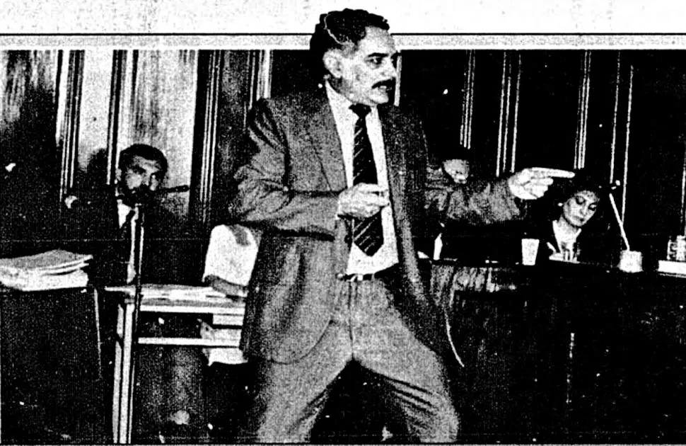 EN PLENO TESTIMONIO. Mario “El Malevo” Ferreyra gesticula ante el tribunal en un momento de su declaración. 