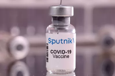 Los vacunados con Sputnik que viajen al exterior podrán acceder a una cuarta dosis