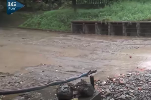 Inundaciones en Yerba Buena: empieza a llover y comenzamos a recoger las cosas importantes