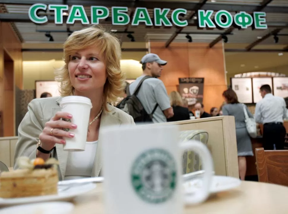 ADIÓS AL CAFÉ. Starbucks cerró sus locales a lo largo de Rusia. 
