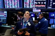 Tras el acuerdo con el FMI, cayó el riesgo país y subieron las acciones argentinas