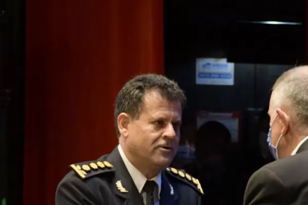 Jaldo arenga a la Policía y pide que salga más a la calle