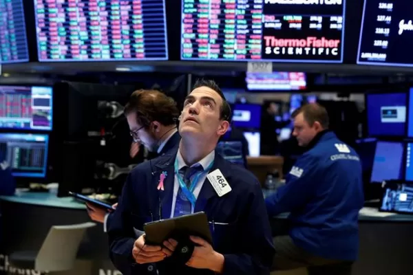 Subieron las acciones argentinas hasta 10% en Wall Street, pero también el riesgo país