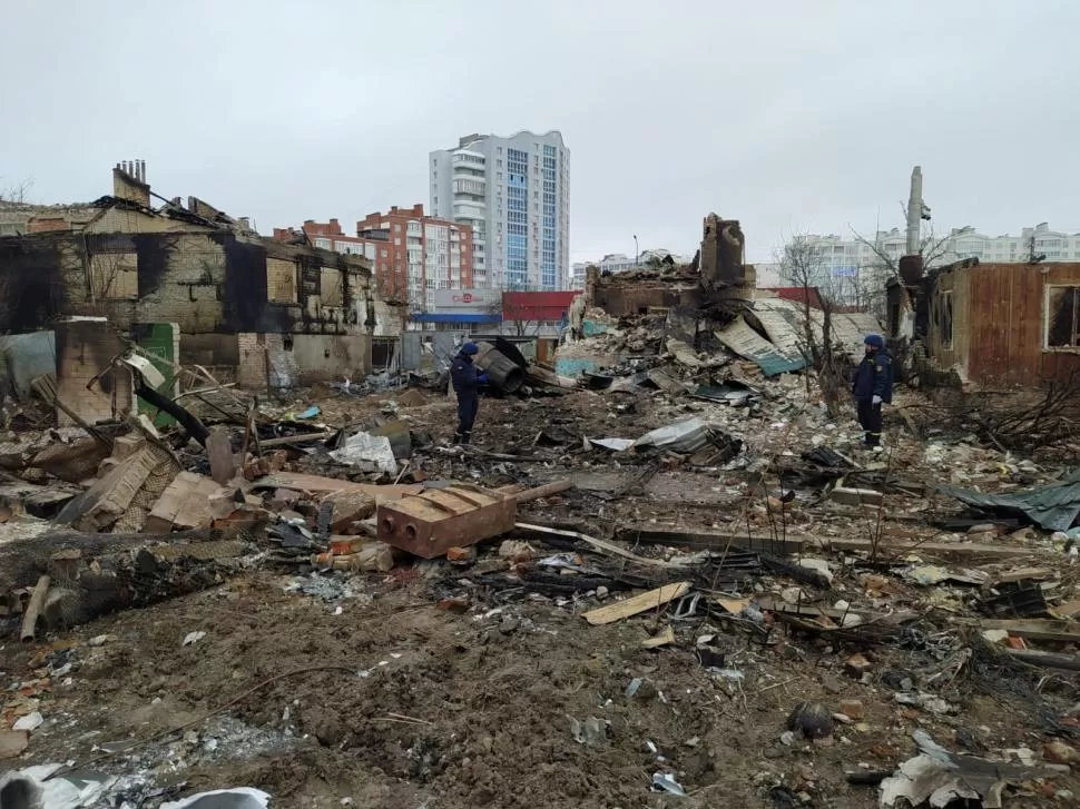 EFECTO CASCADA. Por un lado, ciudades ucranianas destruidas. Por el otro, una economía desestabilizada. 