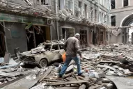 Acusan a Rusia de atacar un convoy humanitario y provocar la muerte de siete evacuados