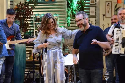 Conmoción, emotivos recuerdos y dolidas despedidas tras la muerte del conductor Gerardo Rozín