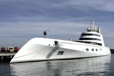 Italia le incautó a un millonario ruso el yate más grande del mundo
