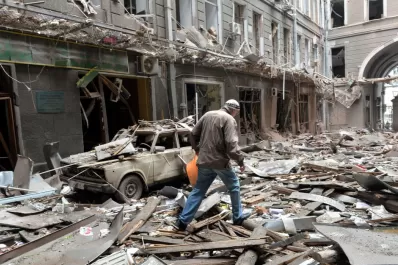 Acusan a Rusia de atacar un convoy humanitario y provocar la muerte de siete evacuados