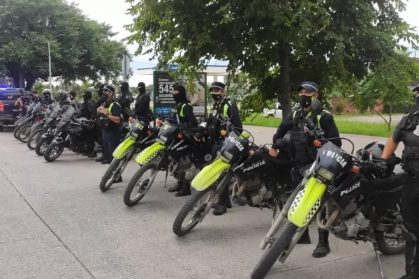 Unos 100 policías y más de 15 móviles se movilizan por Yerba Buena