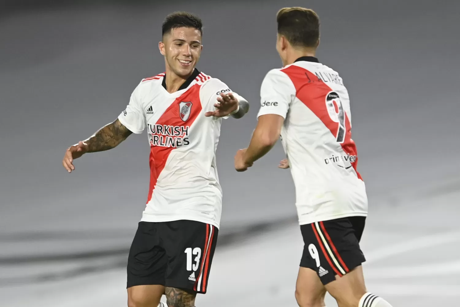 GOLEADORES. Fernández y Álvarez marcaron en la goleada del Millonario. FOTO TOMADA DE TWITTER.COM/RIVERPLATE